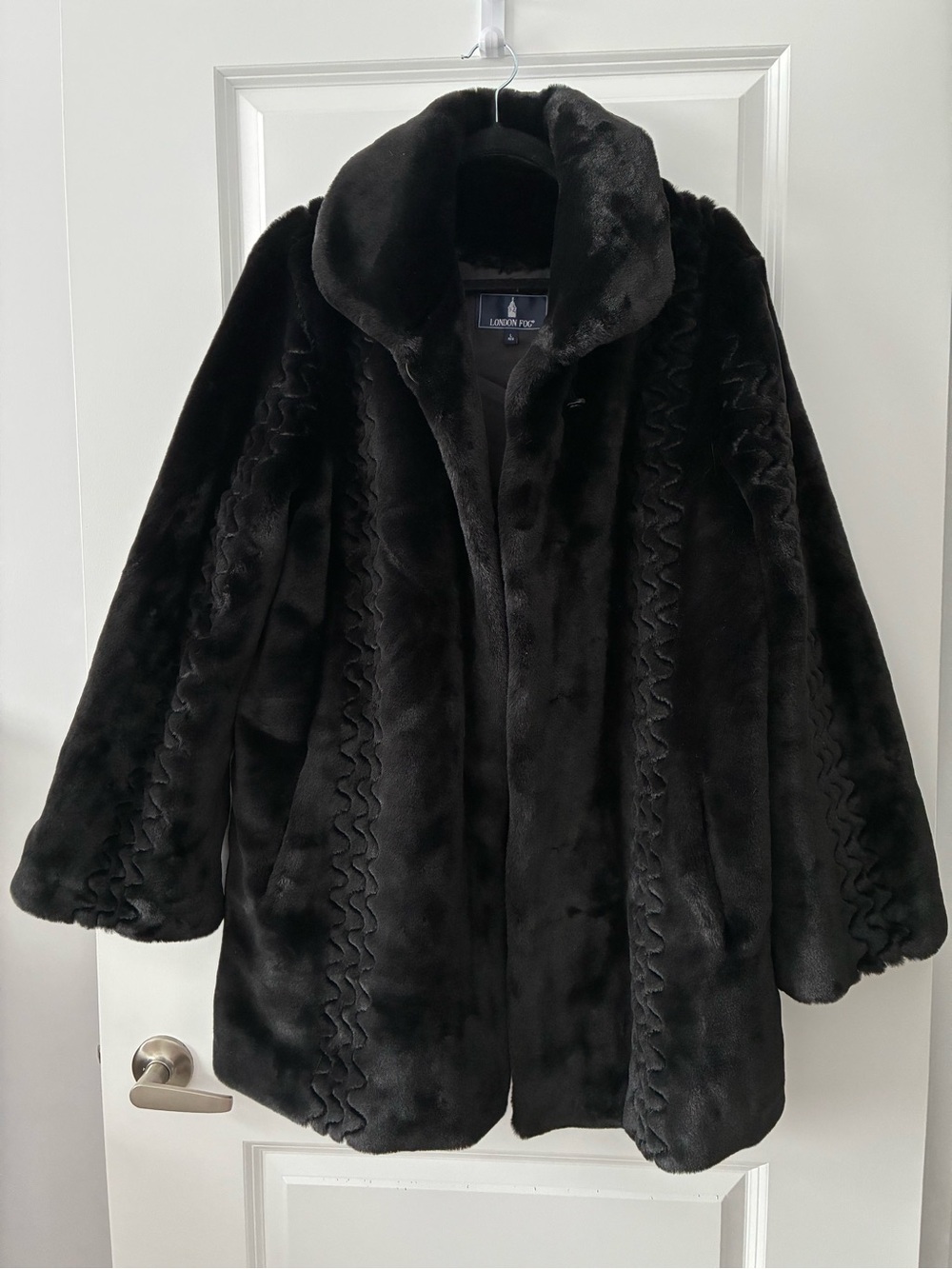 Vintage London Fog Size L Faux Fur Concealed Hook & Eye Closure Jacket - Black